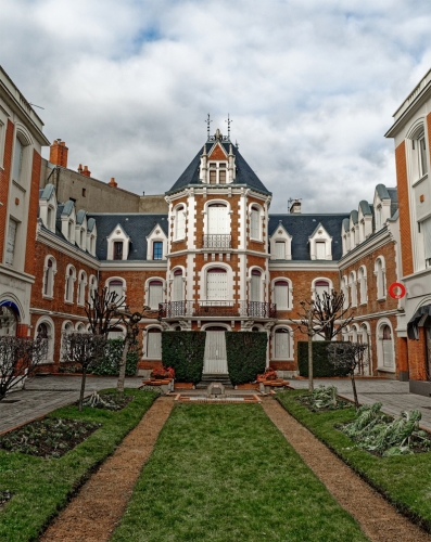Saint Sauvier allier,Blondine et Rosette,la pentecôte,christianisme et laïcité,l'islam dans l'école laïque,samuel paty,françois ruffin